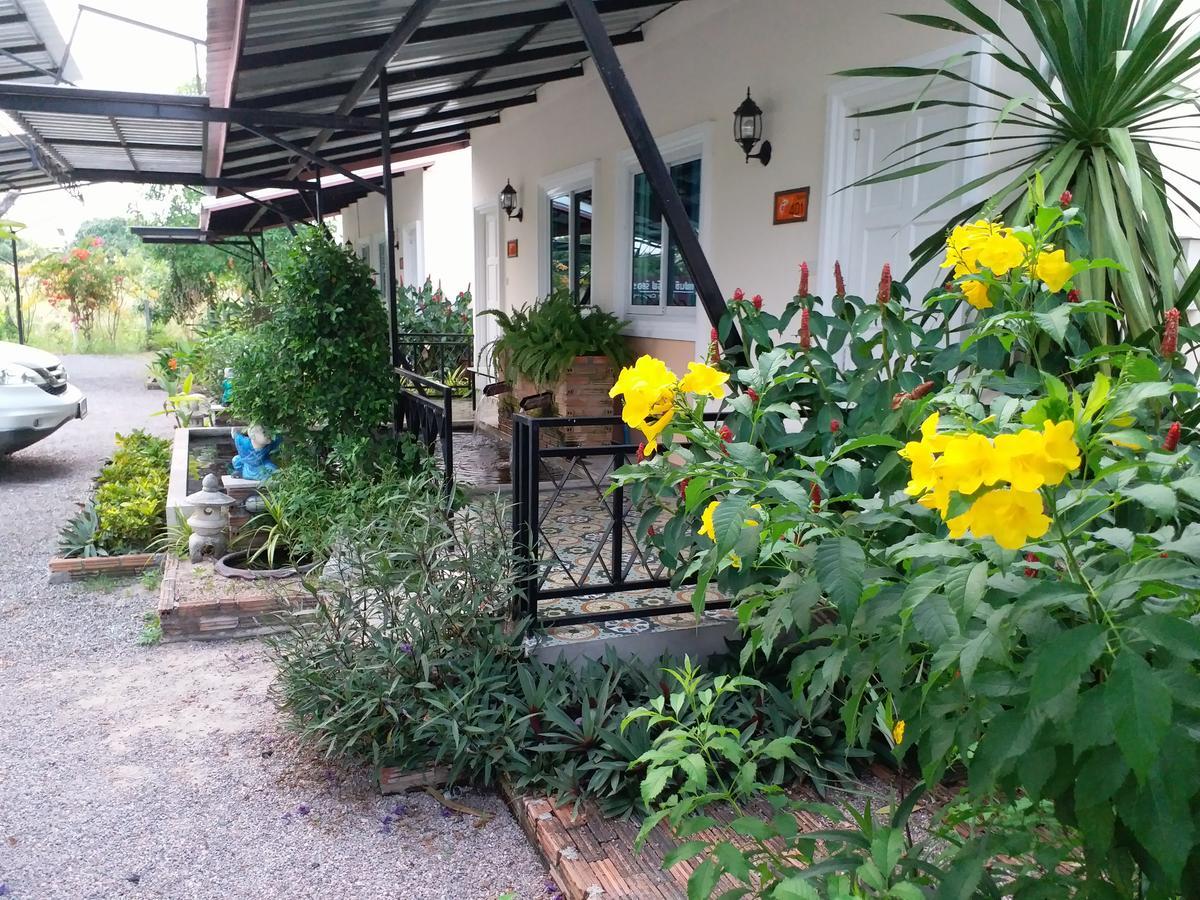 Fancy Carp Resort Csaam Kültér fotó